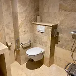 Hotel Château Du Poët-célard *