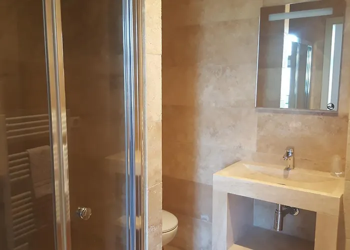 Hotel Chateau Du Poet-celard